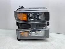 2019-2022 Chevy Silverado 1500 Halogen Front Right OEM Headlight 84621849