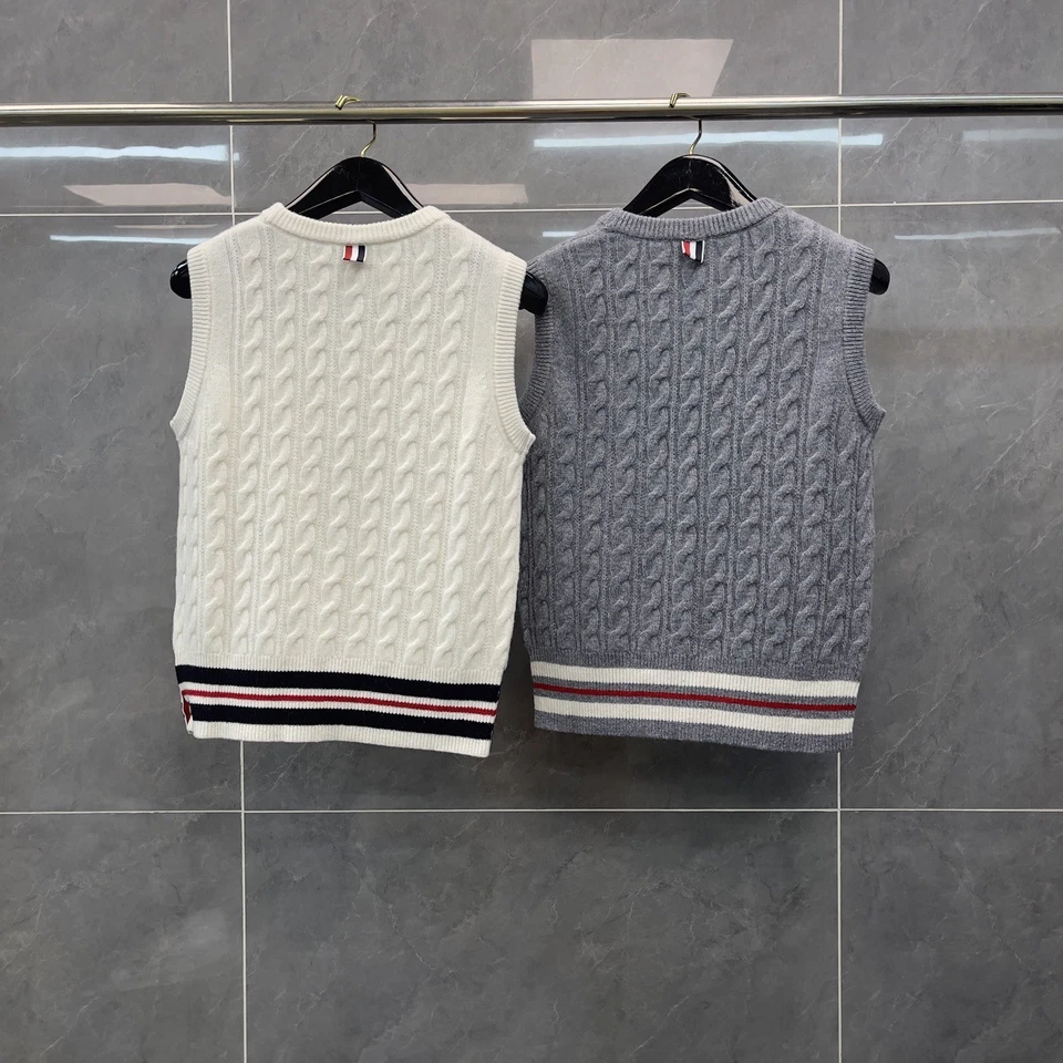 Thom Browne Women's New College Style Round Neck Fashion Twist Wool Knitted Vest - Image 2 of 4