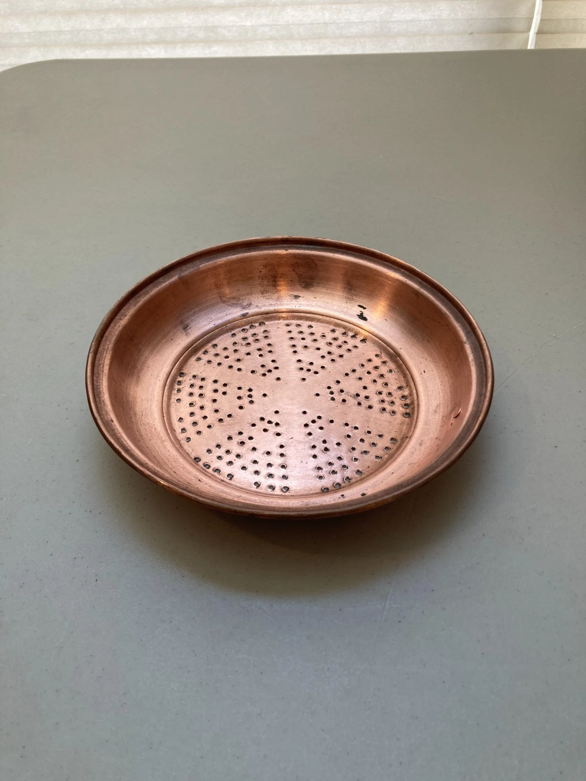 Vintage Copper Colander 7.5” Small Strainer Rustic Farmhouse Kitchen Decor
Opens in a new window or 