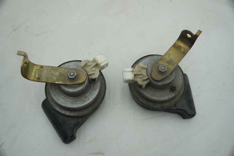 Set 2 Front Left Right Horn 199232 199231 OEM Ferrari 360 2004 430 - image 3 of 4