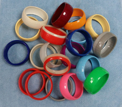20 pieces Package 3D PRINTED bracelets Many colors - Blue, Pink, Violet, Red...