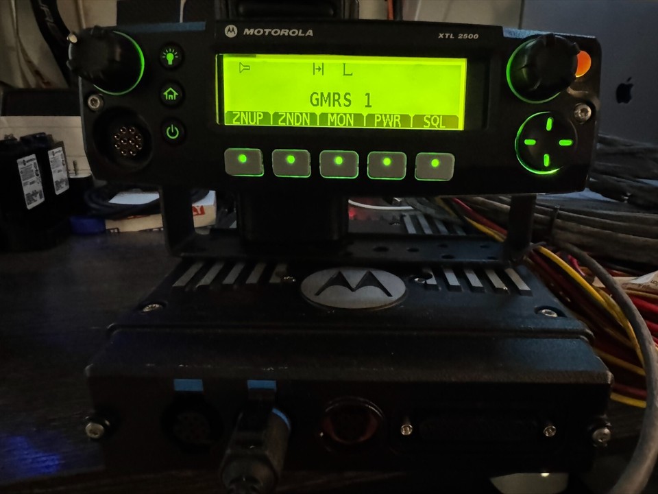 Motorola XTL2500 UHF R2 450-520mhz P25 Digital Mobile Radio - Foto 9