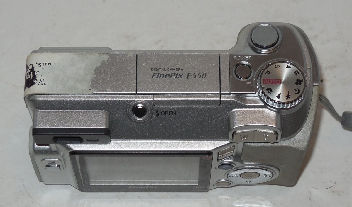 Fujifilm Finepix E Series E550 6.3MP Digital Camera - Silver Fujifilm Finepix E Series E550 6.3MP Digital Camera - Silver
