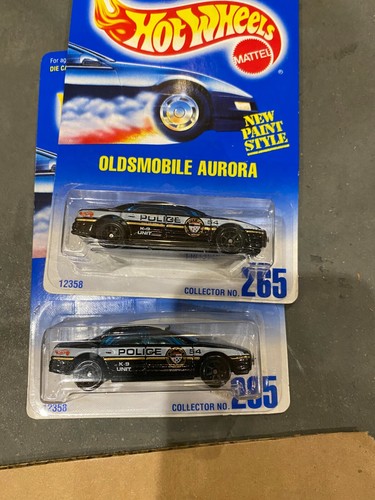 (2) 1991 Hot Wheels Blue/White Card #265 OLDSMOBILE AURORA Black/White w/Black - Picture 2 of 2