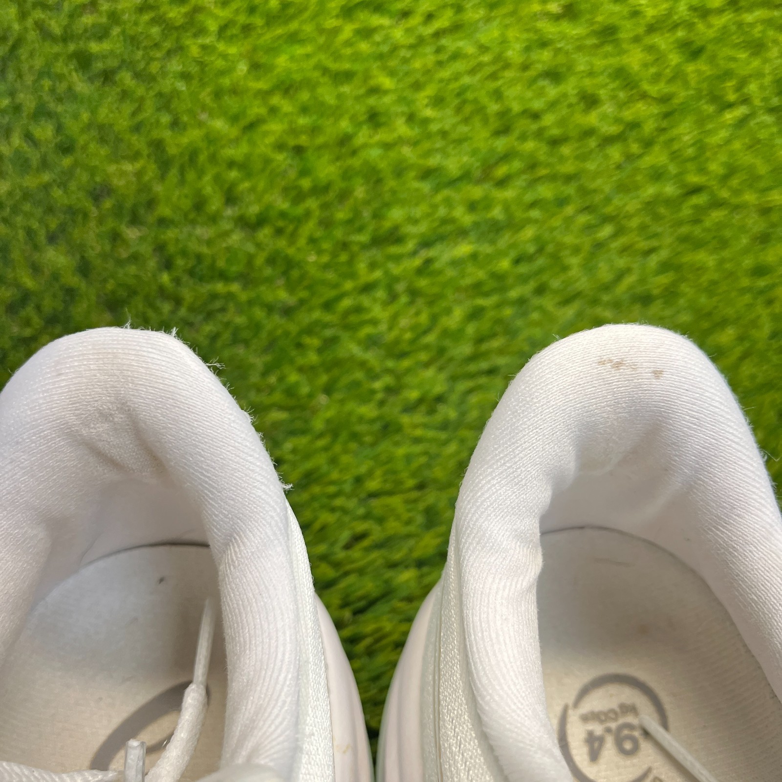 Asics Gel Cumulus 26 Womens Size 9.5 White Gold Athletic Running Shoes Sneakers thumbnail 2