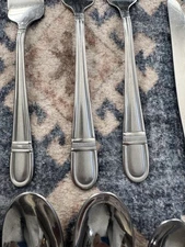 Oneida Stainless Flatware – Lot of 10 Pieces Silverware