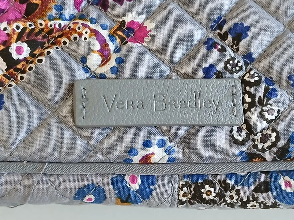 VERA BRADLEY Little Hipster Crossbody Quilted Bag Purse Gray Floral Paisley EUC - Image 4 of 4