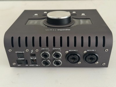 Apollo Twin MkII Twin Quad with Thunderbolt cable and