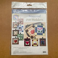 Sewing with Nancy Seasonal Pot Holders & Mitts Pattern Holiday Quilt Applique