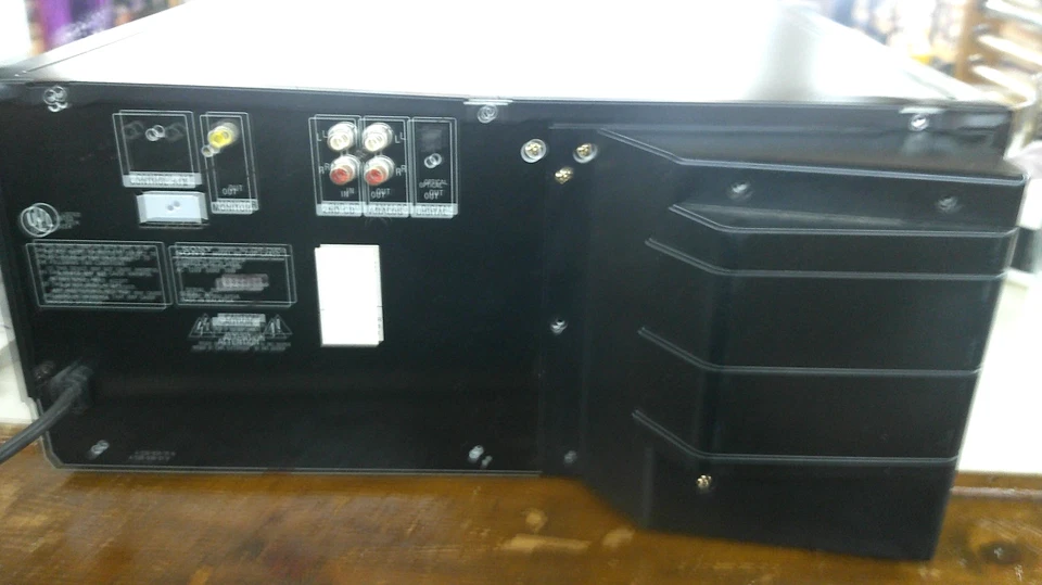 Sony CDP-CX400 CD Changer W/ REMOTE - Image 4 of 4