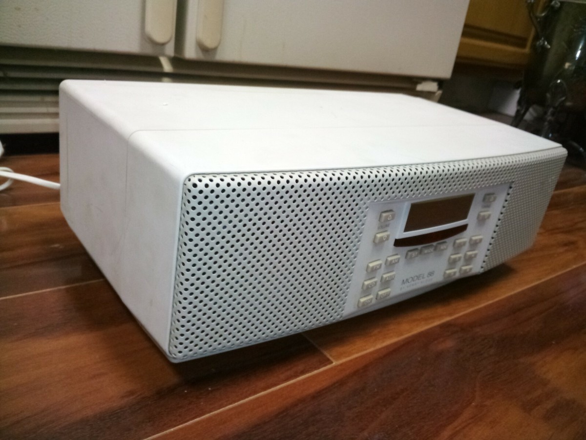 CAMBRIDGE SOUNDWORKS MODEL 88 Radio BY HENRY KLOSS AM/FM STEREO No