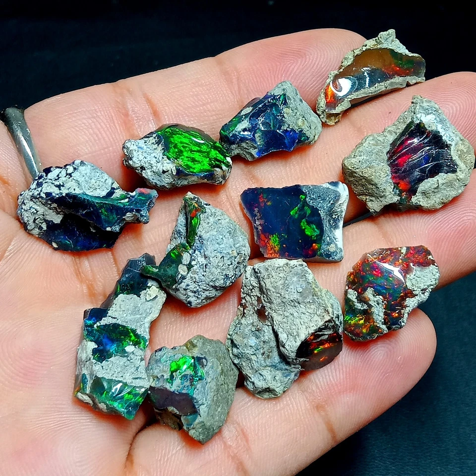 Lote de ópalo ahumado negro etíope crudo de 50 quilates - AAA++ ópalos de fuego ásperos Foto 2 de 3