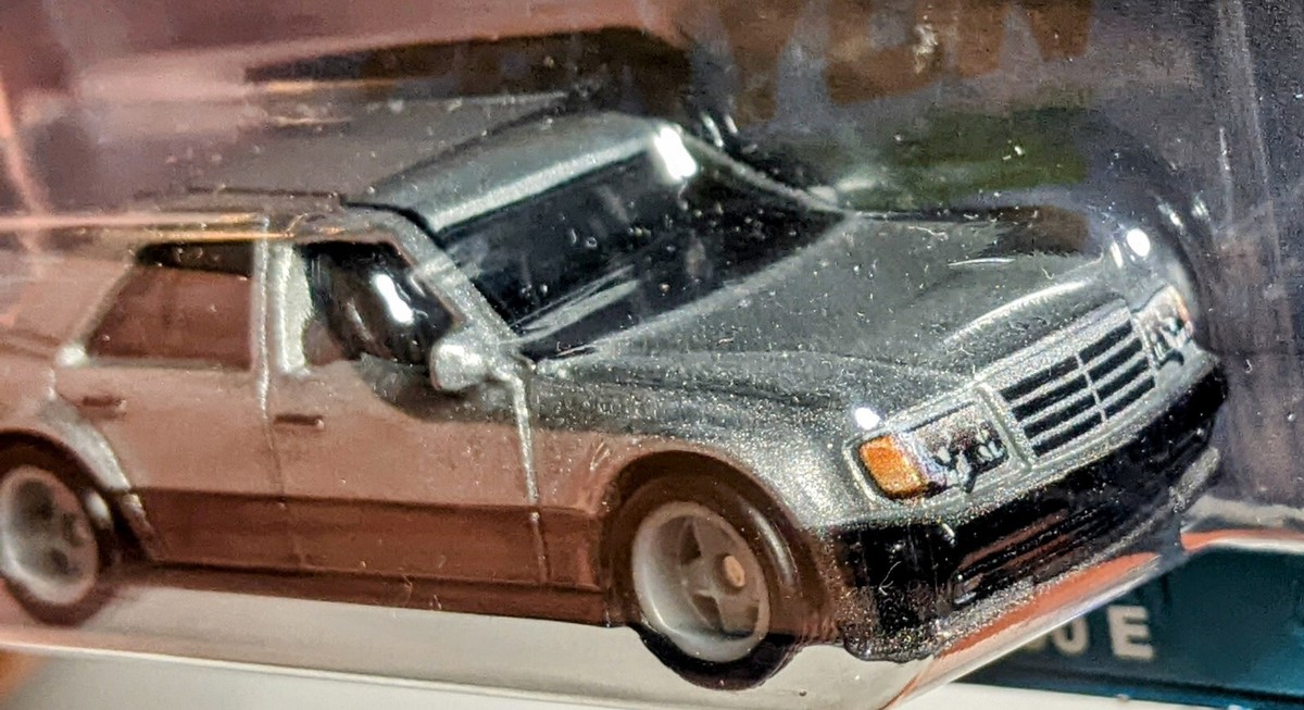 ミニカー HOT WHEELS MERCEDES-BENZ 500E Hot Wheels Mercedes Benz 500E 1:64 Scale Collection Vehicle