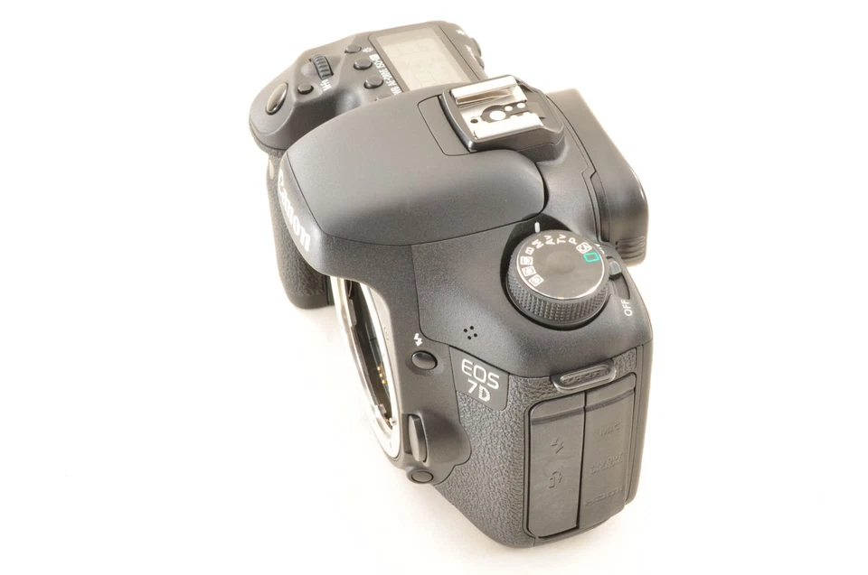 Canon EOS 7D 18.0MP DSLR Camera /18-200mm f3.5-5.6 IS Lens *Mint 460shots* #4261 - Image 3 of 4