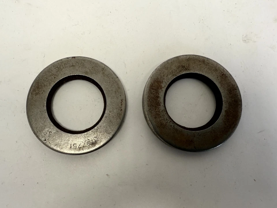 1946-1951 Chrysler New Yorker Saratoga Windsor Rear Axle Outer Seal 1137751 NOS. - Image 4 of 4