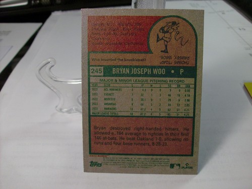2024 Topps Heritage #245 - Bryan Woo RC - Seattle Mariners 24-106 - Picture 2 of 2