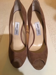 chestnut suede pumps