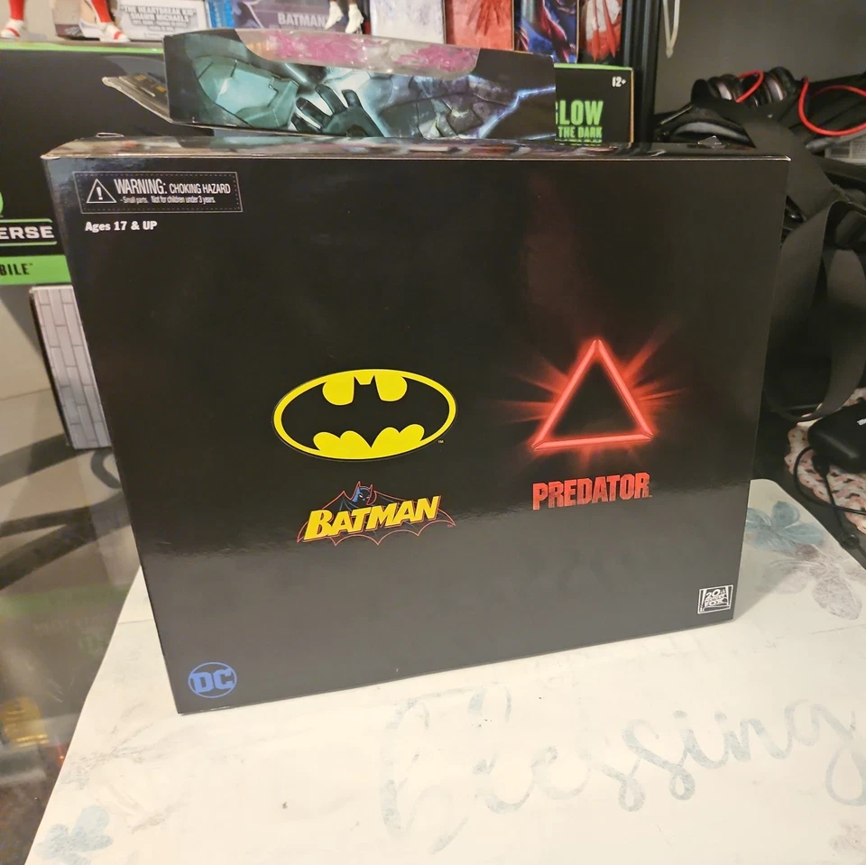 Neca Batman vs. Predator SDCC 2019 EXCLUSIVE conjunto com 2 pacotes NYCC - Imagem 3 de 4