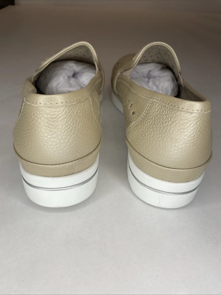 全新 Mephisto 女式 Jana Perf 锡兰 991B(米色)懒人鞋女式 8.5 码 — 第 2/4 张图片