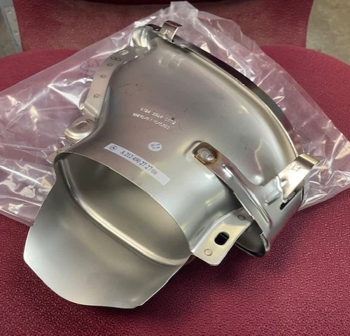 NUEVO tubo de escape Mercedes Benz OEM A2124902727 Foto 2 de 3