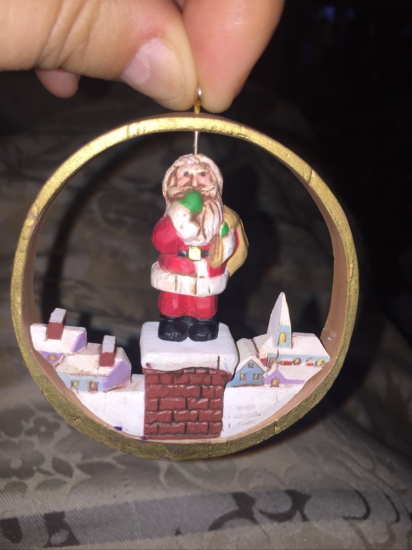 1981 hallmark keepsake ornament Santa clause on the chimney