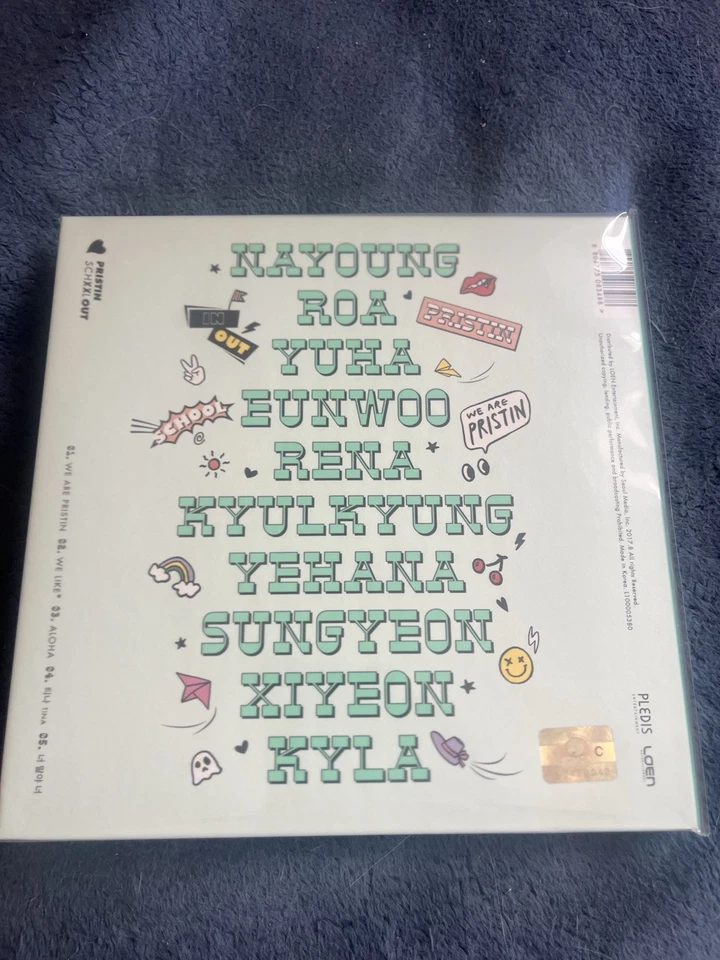 Pristin-[Schxxl Out]2nd Mini Album Out Ver CD+Book Foto 2 de 3