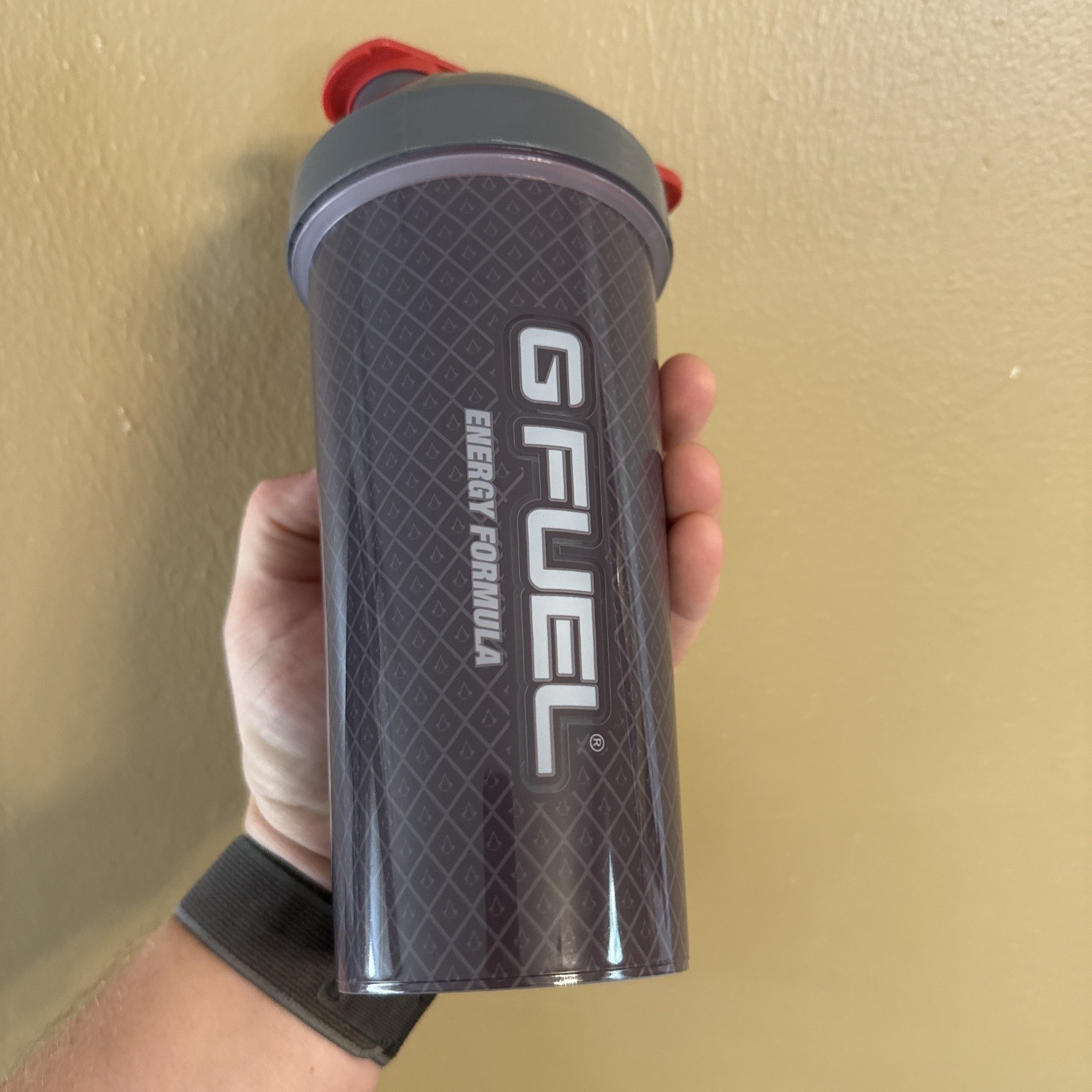 G Fuel Assassin's Creed Hidden Blade Collector's Shaker Cup 24 oz Sport Bottle