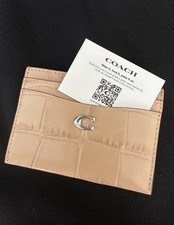 COACH Card Holder Wallet / Pebbled Leather /Natural Beige