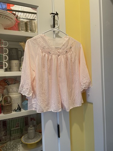 VINTAGE  Shadow Line Pink Satin Bed Jacket M