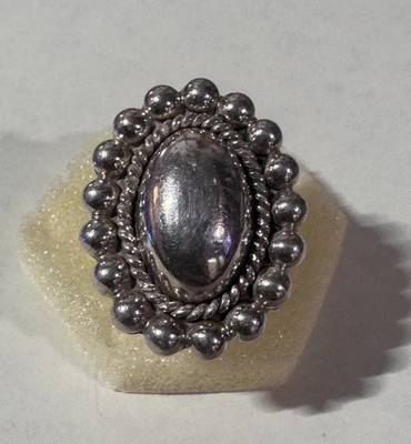 VINTAGE MADE IN MEXICO CII STERLING SILVER OVAL BEADED EDGE SIZE 8 3/4 RING