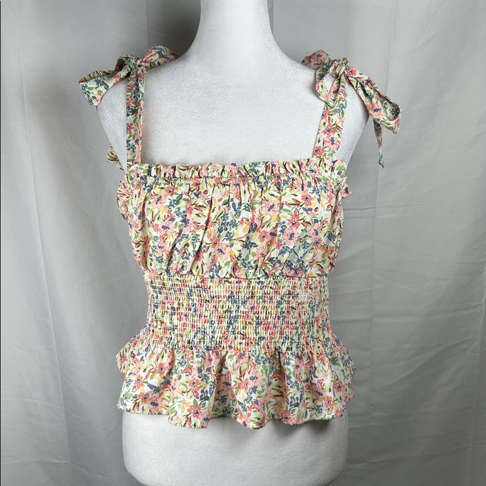 Forever 21 Floral Tie Crop Top Size Large Green Pink Ruffle Smocked Tie Shoulder