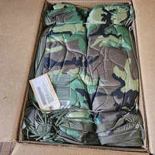 NEW USGI Authentic Poncho Liner/Woobie Woodland Camo US MIL Issue NOS