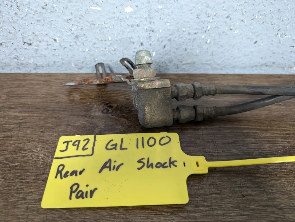 Conjunto de bobina trasera sobre amortiguador Honda Goldwing GL1100 1983 OEM Foto 4 de 4