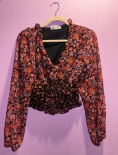 women s s black floral cropped long sleeve v-...