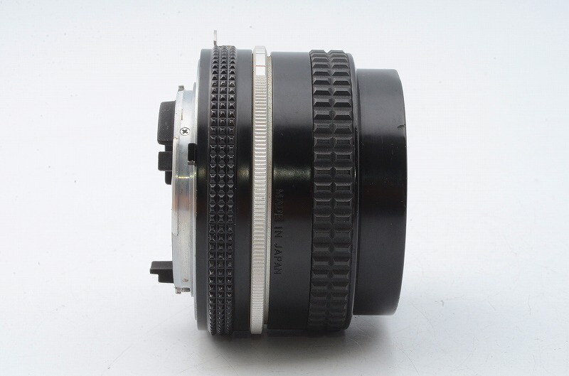 Nikon Ai Nikkor 20mm F/3.5 Wide Angle MF Lens From Japan