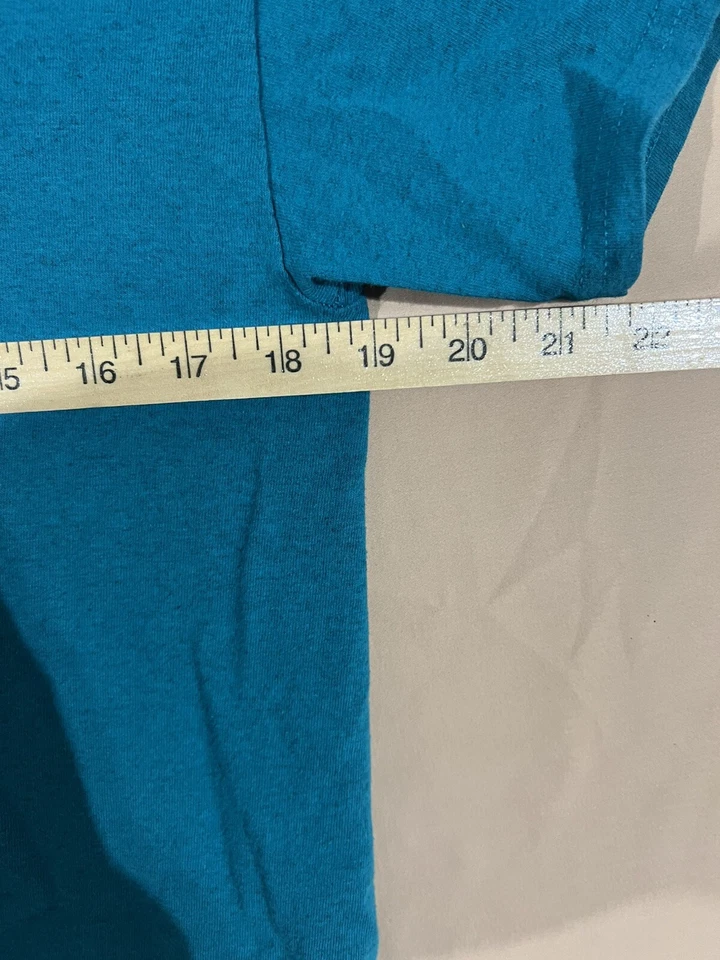 Camisa Sioux de Lucha de la Universidad de Dakota del Norte Manga Corta Azul/Verde S/M  Foto 3 de 4