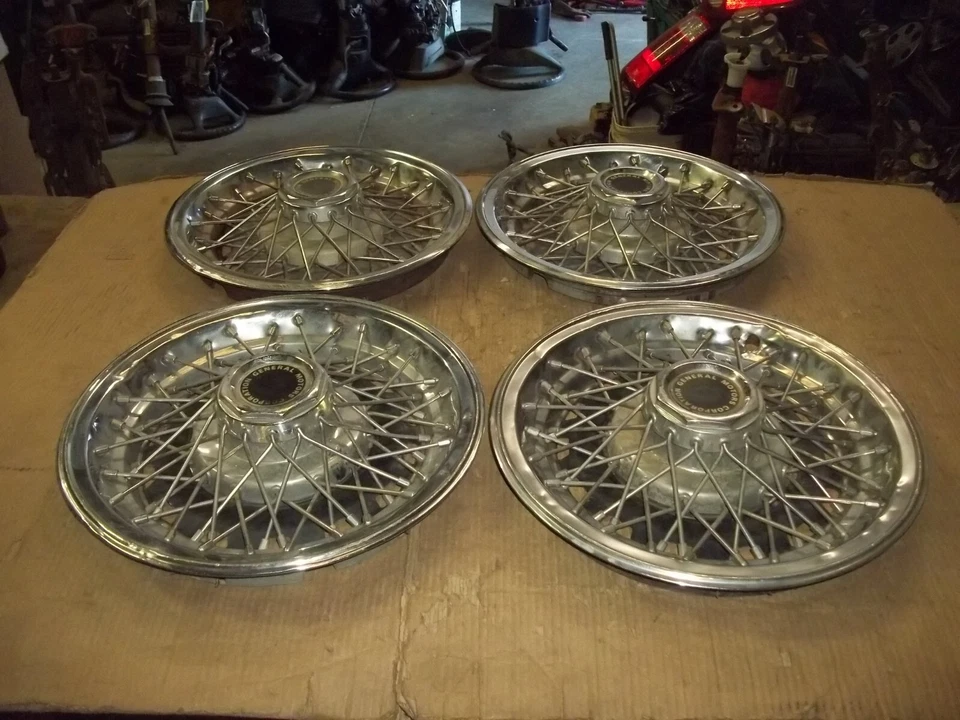 72 73 74 Chevrolet GMC Van Tapacubos Llanta Tapacubos 14" RADIOS CABLE OE 3117 Foto 2 de 4