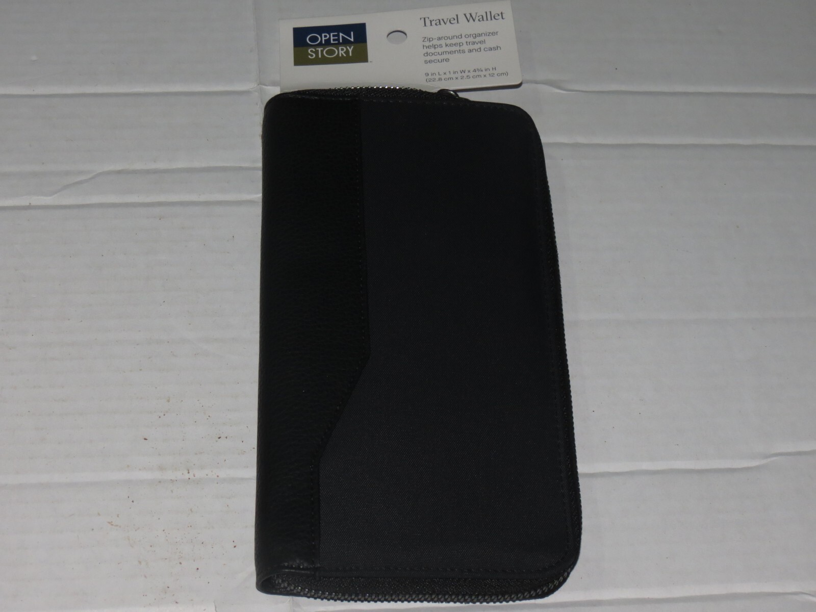 RFID Blocking Travel Wallet Passport Holder with Zip Closure for Family Organizer-image