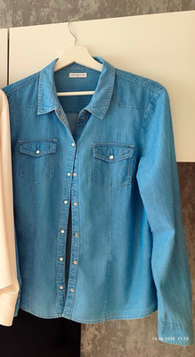 Jacqueline de Yong blaues Denim-Hemd Langarm Druckknöpfe Unisex Gr. M