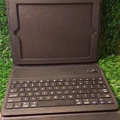 Apatronix Universal Keyboard Folio Case Built-In Keyboard Black Leather
