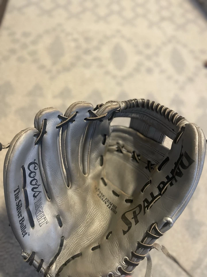 Guante de softbol Spalding Coors Light The Silver Bullet lanzador de mano izquierda de colección Foto 2 de 4