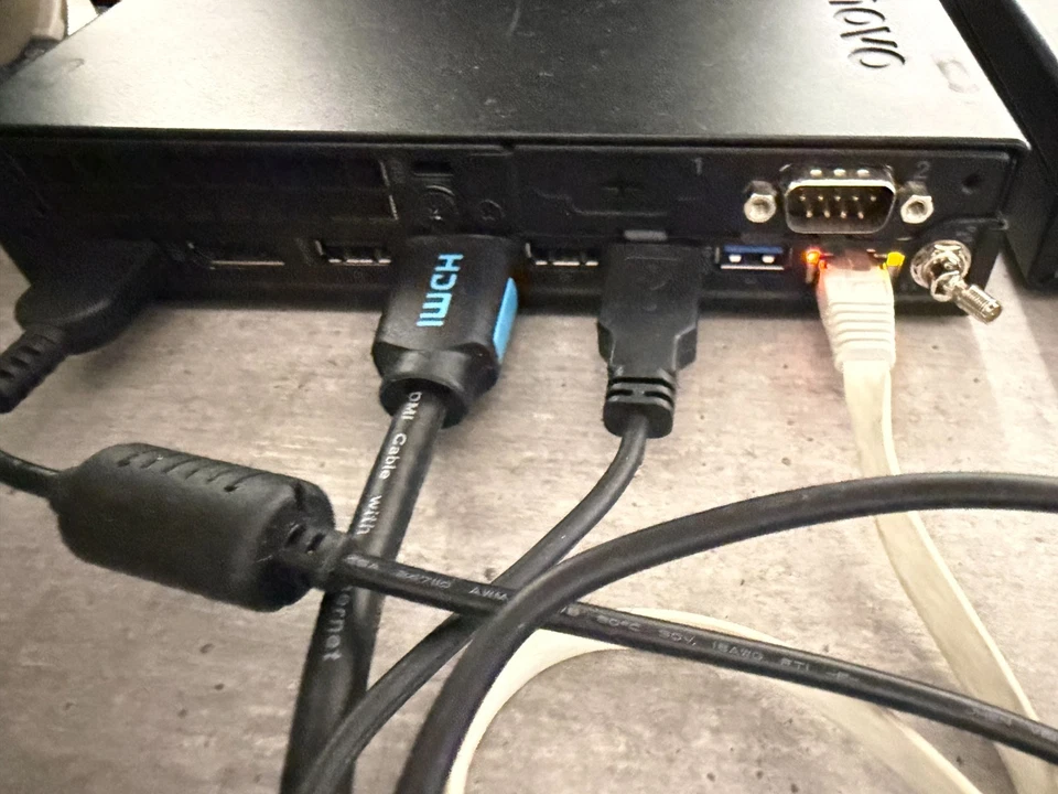 Lenovo ThinkCentre M720q (Tiny) PC-System Intel Core i5-9400T 8GB RAM 256GB SSD  - Bild 2 von 3