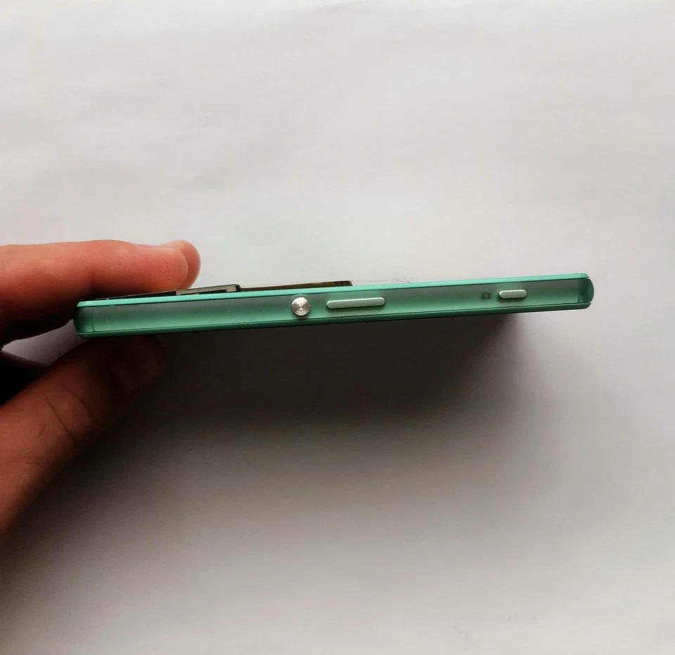 3 Sony Xperia Z3 Compact - Immagine 4 di 4