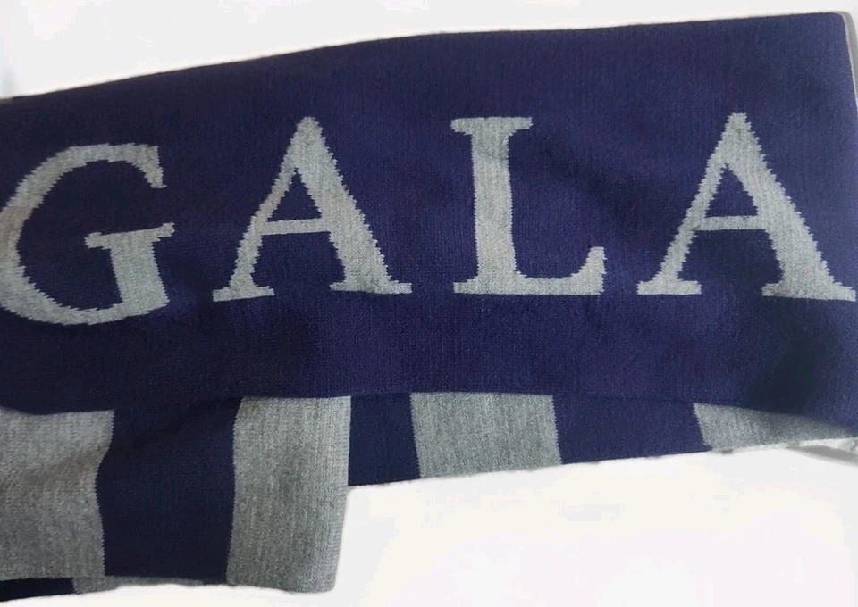 Bufanda Acrílica Tejida a Rayas Gris Púrpura Marca Gala Oficial Para Hombre Talla Estándar Foto 3 de 3