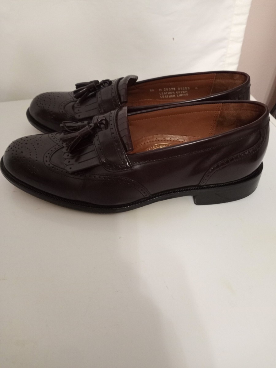 Bostonian Classics Wing Tip Burg Tassel Kiltie Loafers  display picture 2