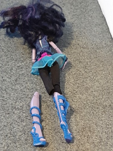 Muñeca Monster High Muñeca Jane Boolittle Primera Ola Pierna Rota - Imagen 2 de 2