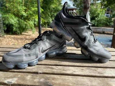 black on black vapor max