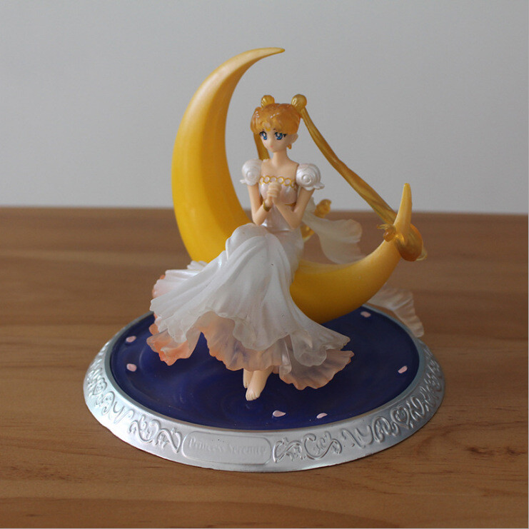Sailor Moon Tsukino Usagi in Wedding Dress Action Figure Cake Topper Home Decor