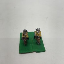 2 Vintage Toy Lead Painted Soldiers And Horses In Yellow Jackets .5" Tall