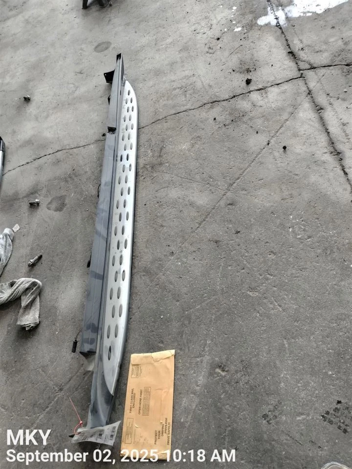 LEFT RUNNING BOARD 1666900175 2015 MERCEDES-BENZ ML400 - Изображение 3 из 4